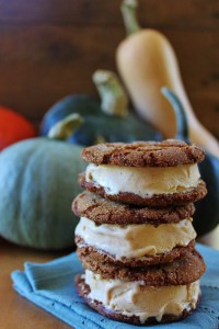Pumpkin ice cream sandwiches with ginger snaps